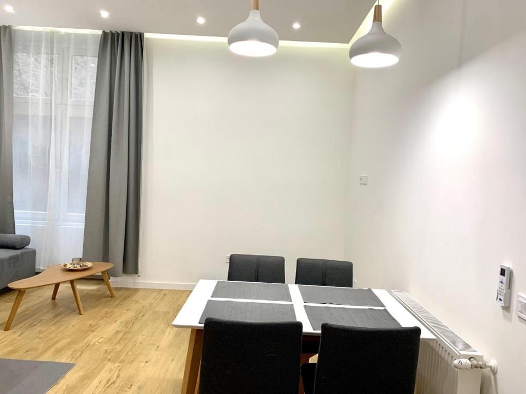 Colton Budapest Paulay Apartments Екстериор снимка