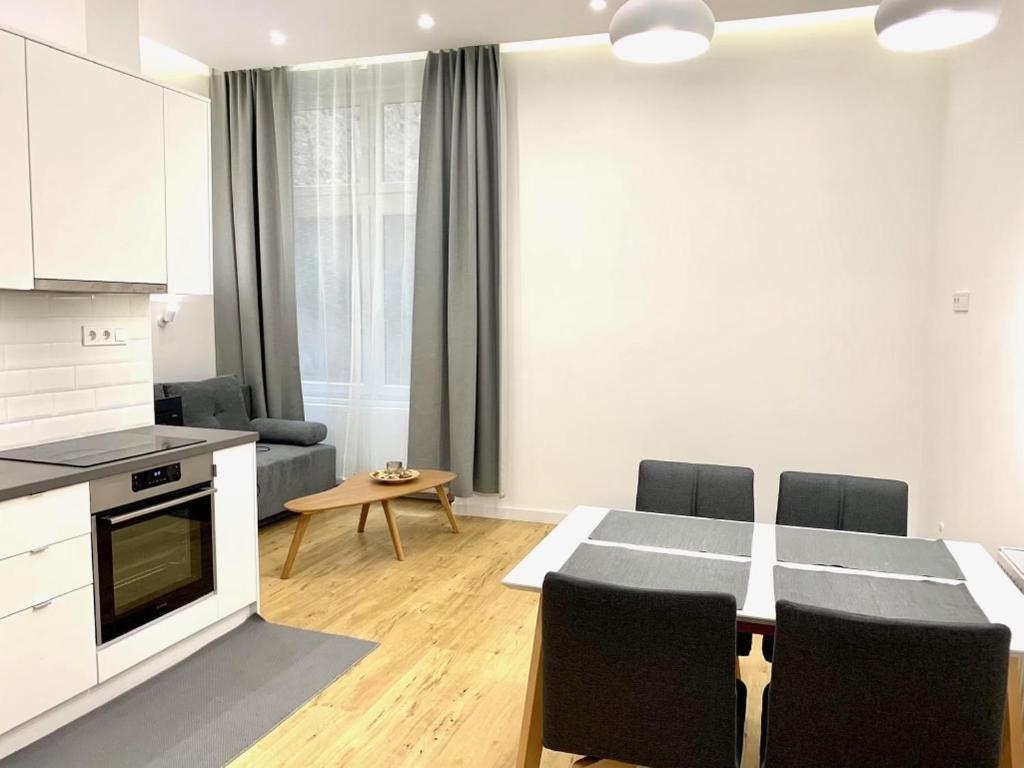 Colton Budapest Paulay Apartments Екстериор снимка