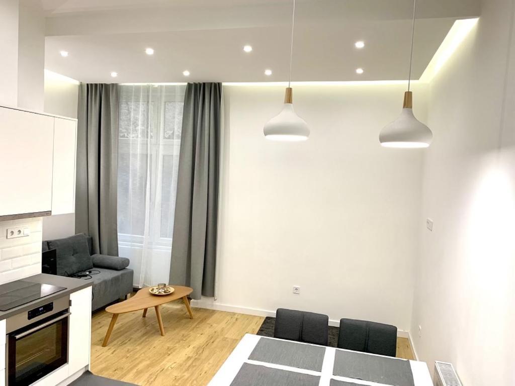 Colton Budapest Paulay Apartments Екстериор снимка