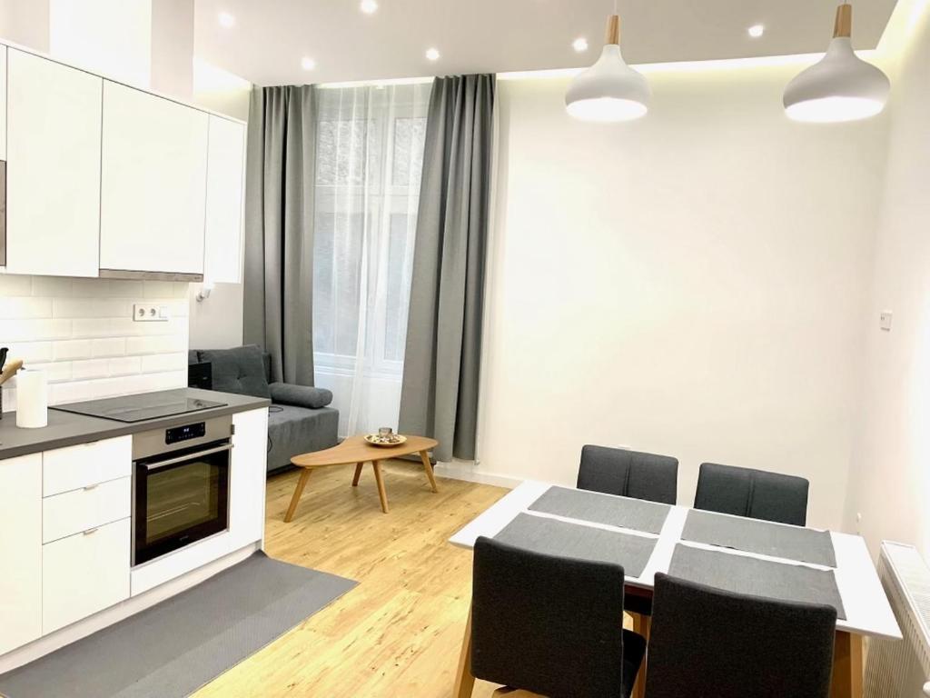 Colton Budapest Paulay Apartments Екстериор снимка