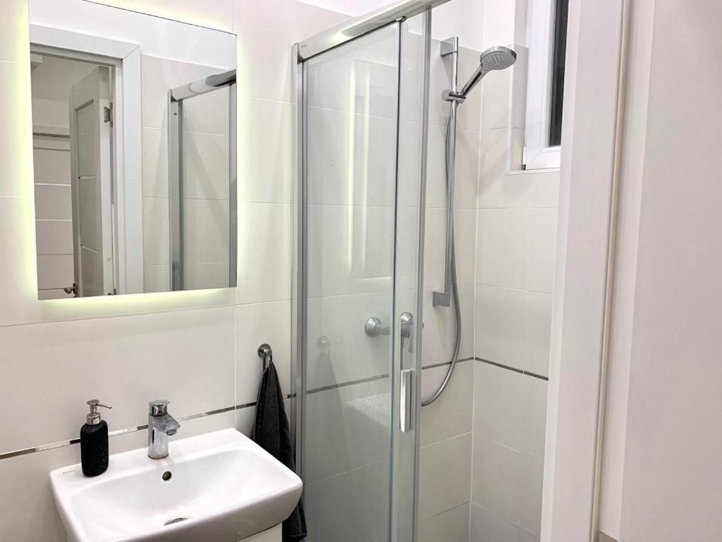 Colton Budapest Paulay Apartments Екстериор снимка