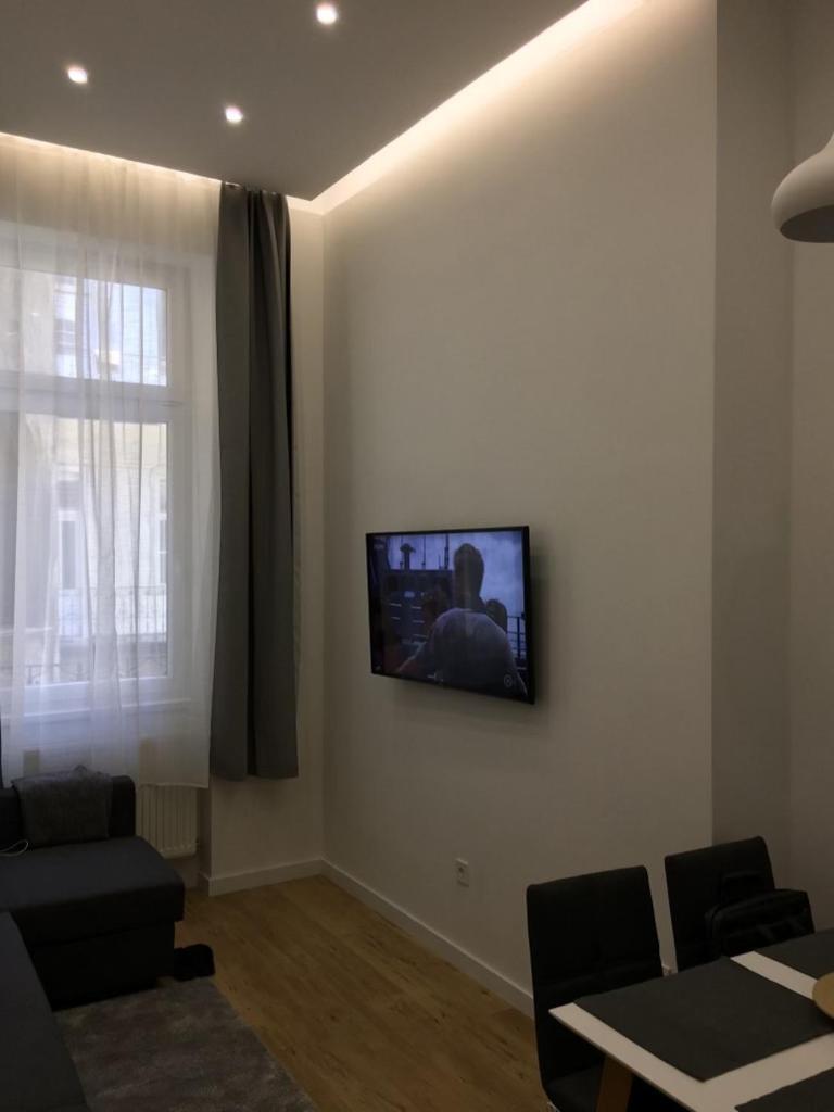 Colton Budapest Paulay Apartments Екстериор снимка
