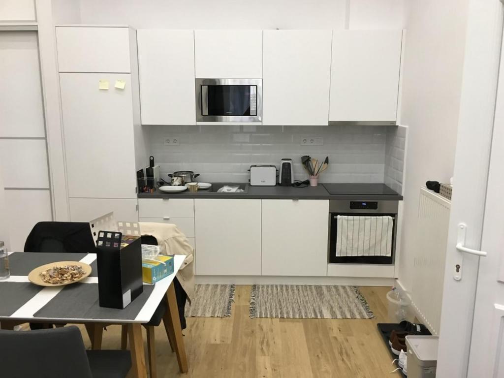 Colton Budapest Paulay Apartments Екстериор снимка
